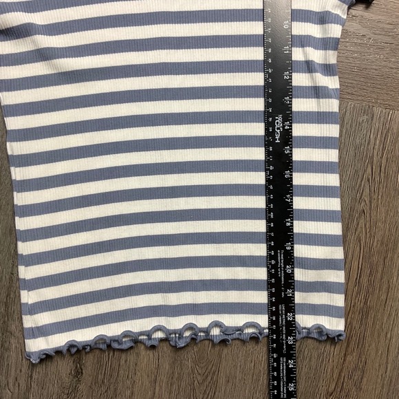PAIGE Senne Tee Womens Medium Blue Ivory Striped Ribbed Lettuce Hem Top Preppy - Picture 7 of 9